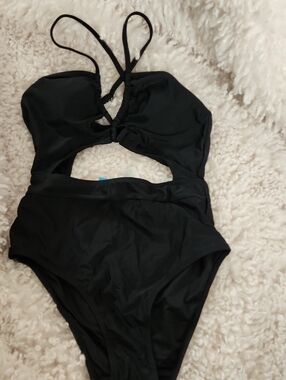 Black Cutout One-Piece Swimsuit. Size Small. Cupshe NWT